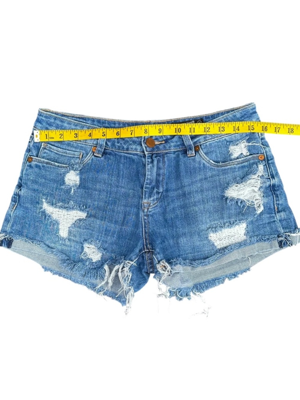 Blank NYC The Fulton Roll Up Distressed Denim Cutoff Raw Hem Shorts Size 26 - Picture 8 of 9